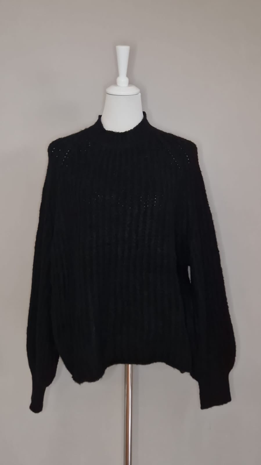 Dicker Strickpullover