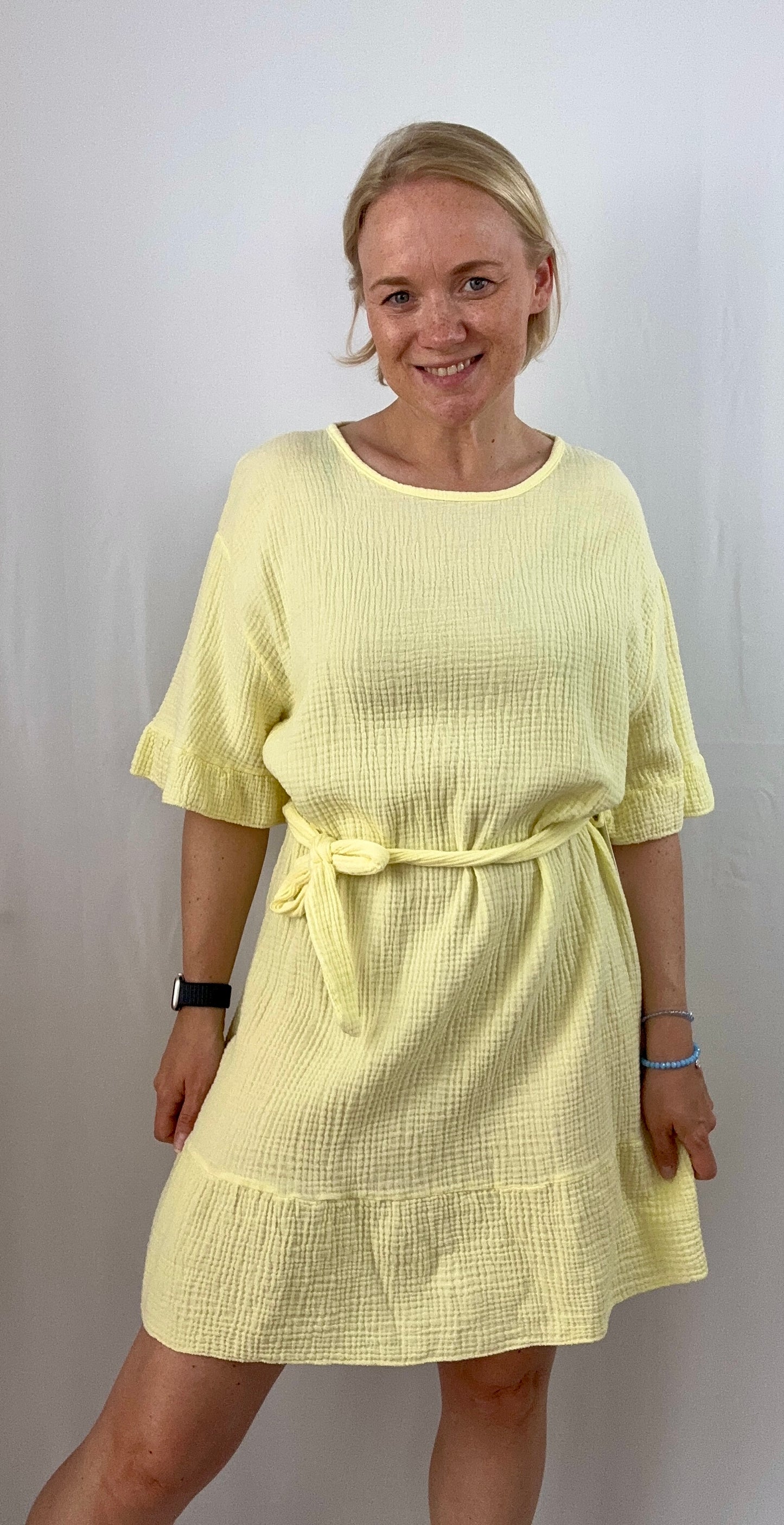 Musselin Kleid mit Gürtel, kurz