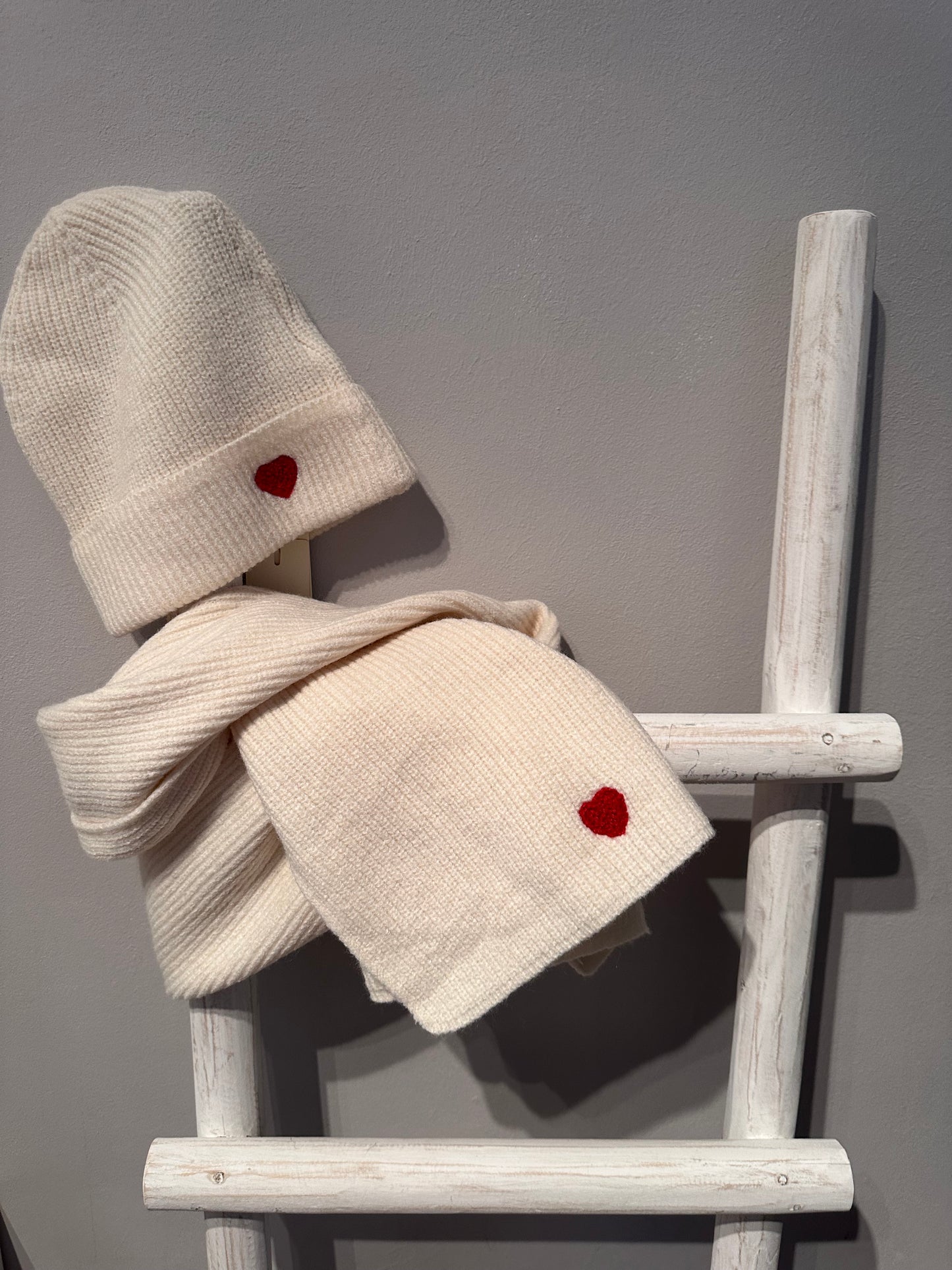 Schal & Mütze Herz Set